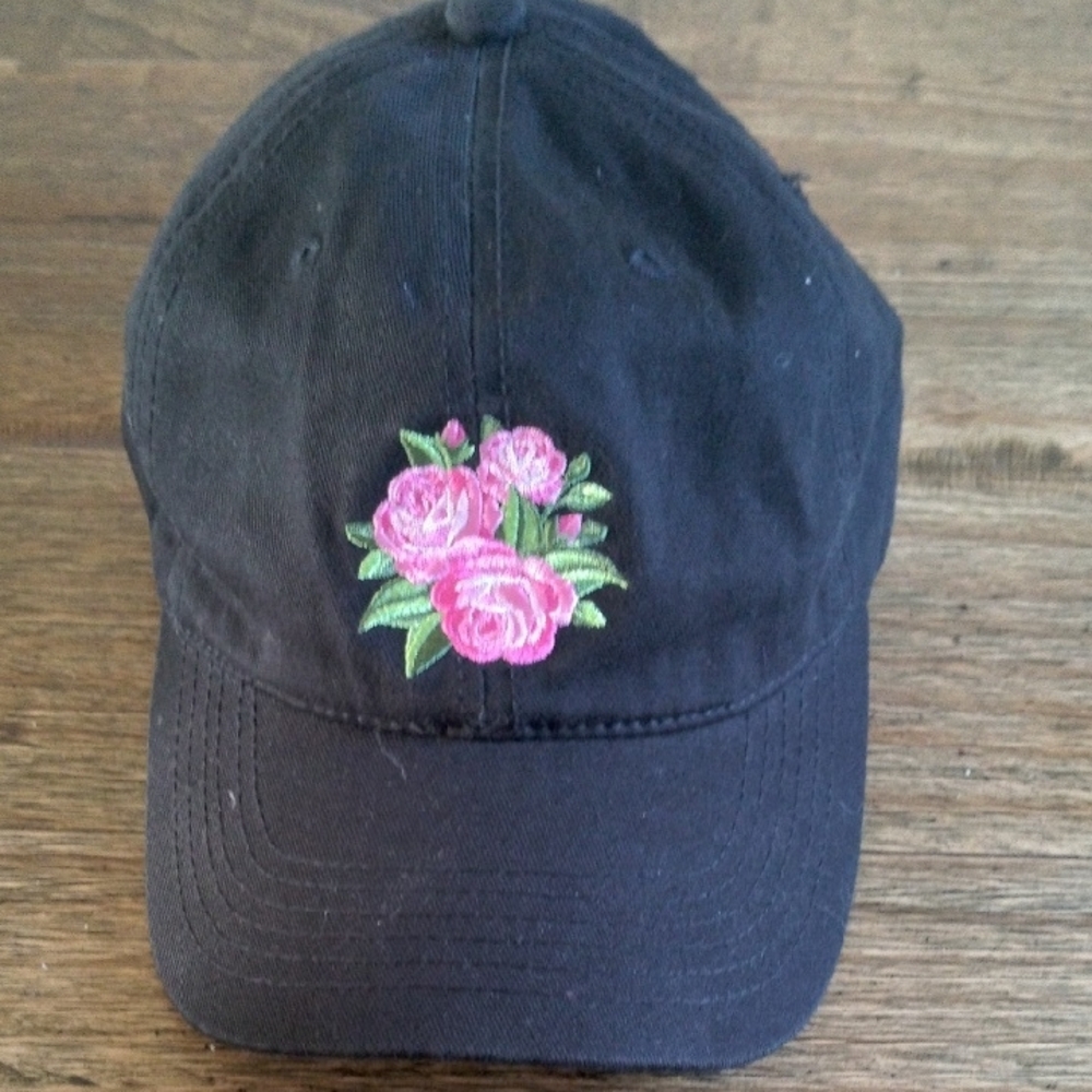 🦋WOMENS Y&R HAT🦋